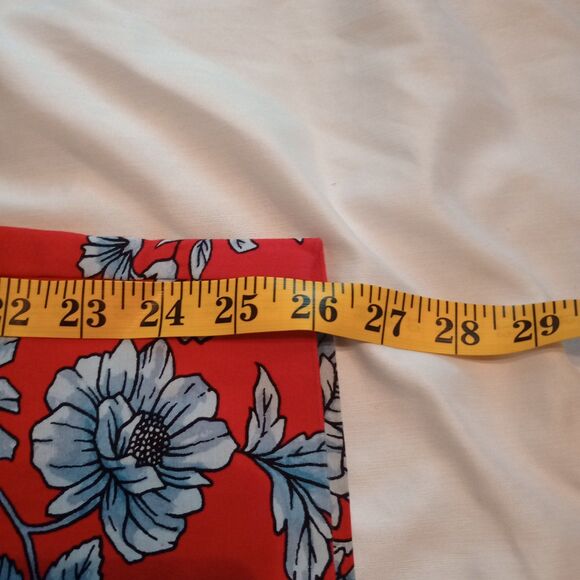 Roz & Ali Crop Ankle Pants Plussize 24 Red Floral Stretch Slimming Zip Front - Picture 9 of 9